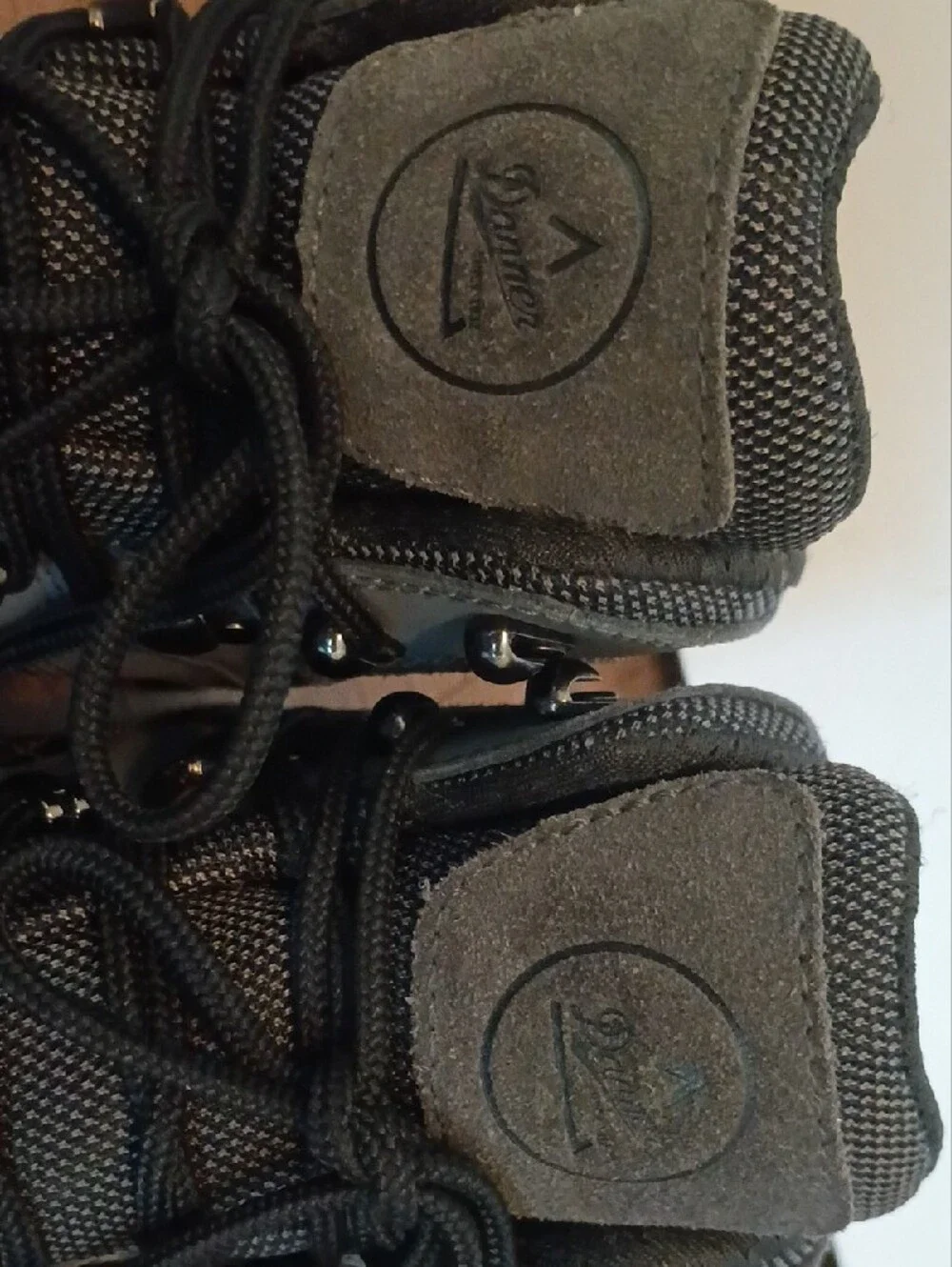 Danner Men's 8.5 Grey Hiking Boots - Lace-Up Trail Shoes